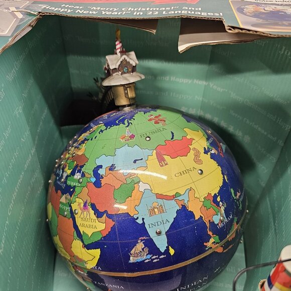 Working Vintage Mr Christmas Seasons Greetings Around The World Globe - Picture 4 of 14